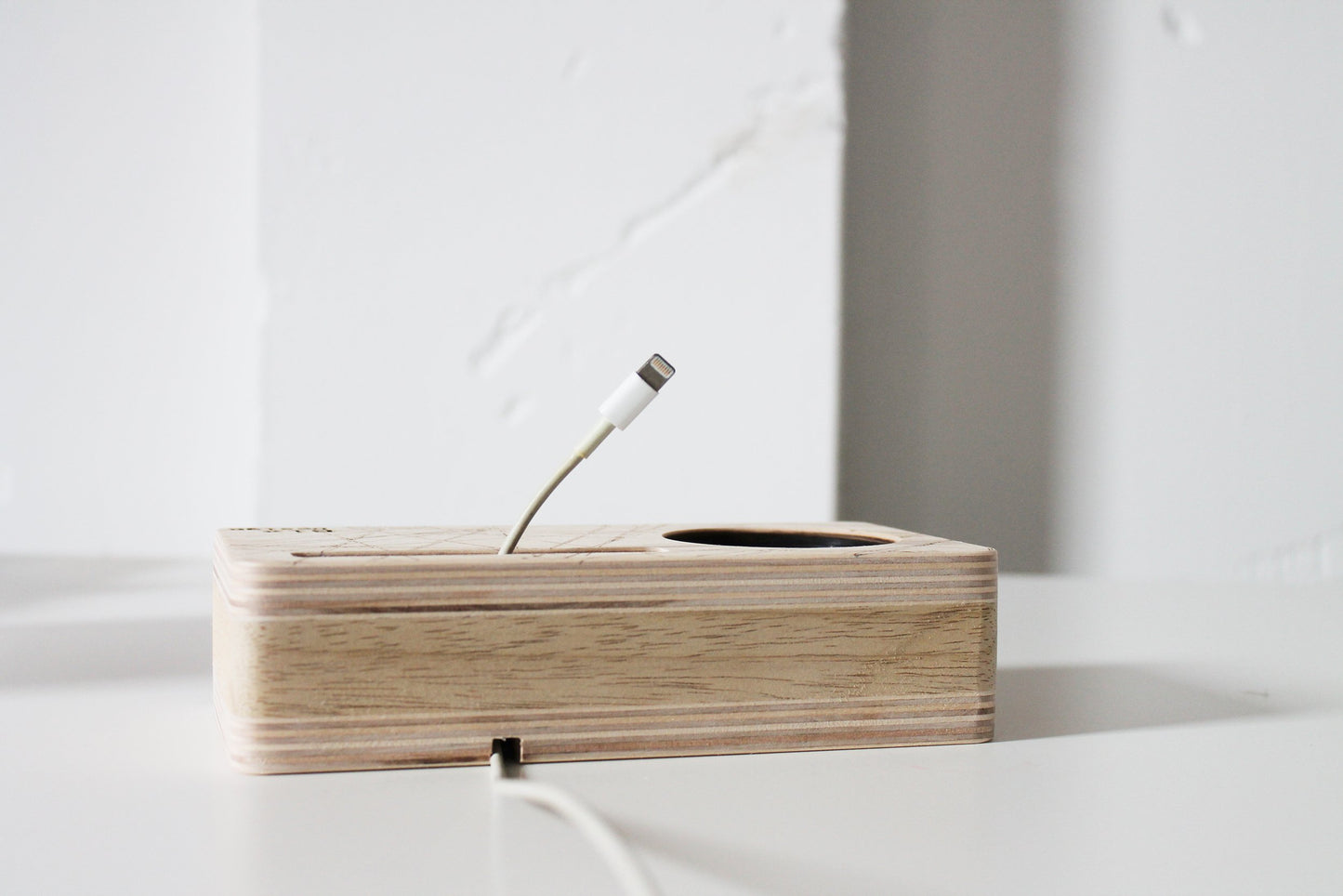 Synap. Wooden natural amplifier for smartphone. 